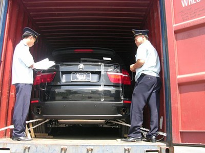 Nghi án xe Việt kiều thành hàng biếu tặng